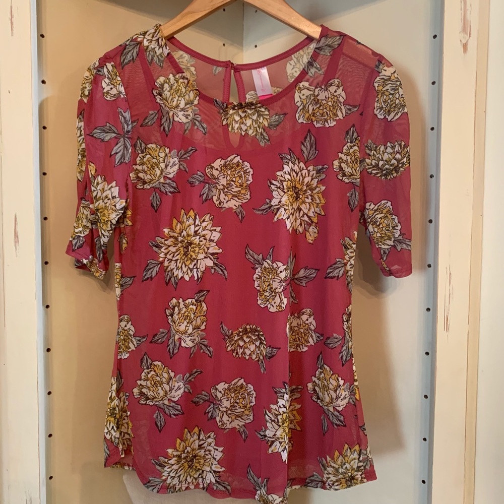 No Boundaries sheer shirt large juniors